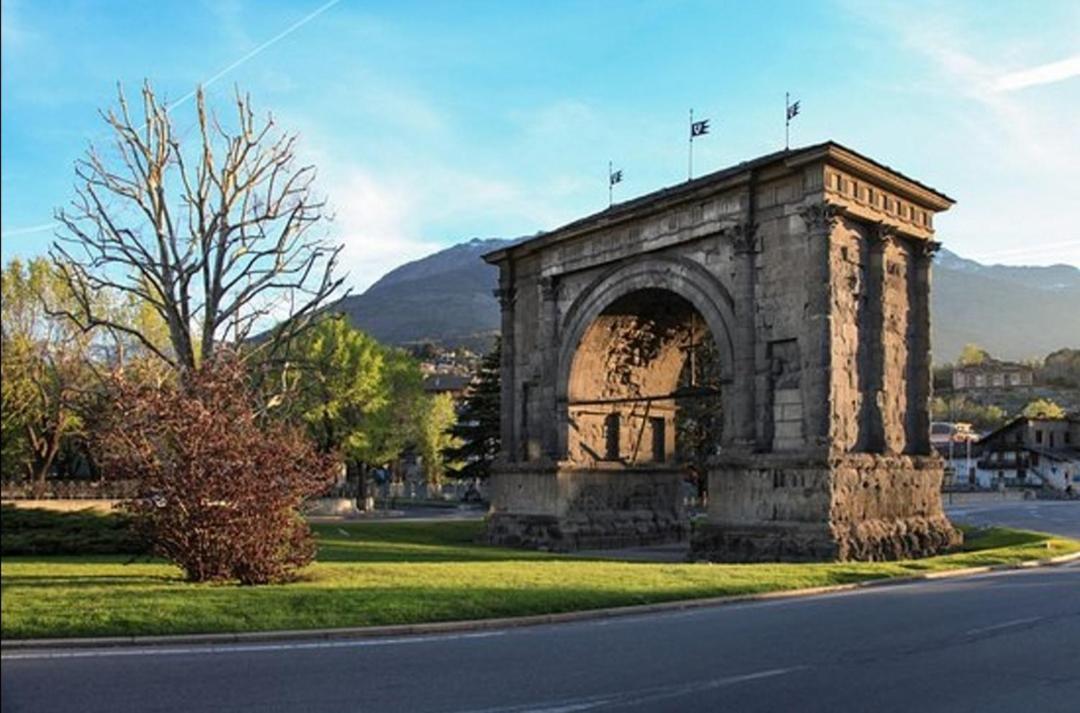 Appartamento Argento Aosta Exteriör bild